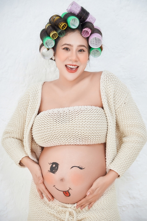Bà bầu Hồ Bích Trâm chia sẻ về khoảnh khắc 'thai kỳ hạnh phúc'