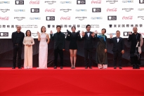 Phương Anh Đào, Quang Tuấn cùng ekip phim 'Tro tàn rực rỡ' trên thảm đỏ LHP quốc tế Tokyo