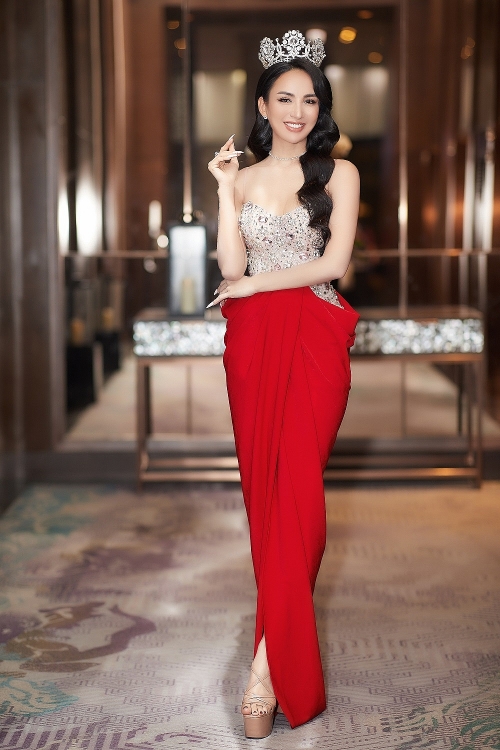 Hoa hậu Ngọc Diễm vẫn giữ vóc dáng sau 14 năm đăng quang 'Hoa hậu du lịch Việt Nam'