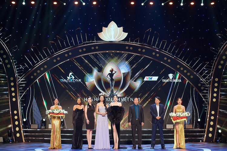 Hoa hậu Ngọc Diễm vẫn giữ vóc dáng sau 14 năm đăng quang 'Hoa hậu du lịch Việt Nam'