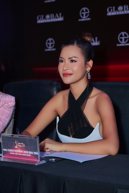 Người đẹp Thái Thị Hoa làm giám khảo 'Hoa khôi công sở 2022'