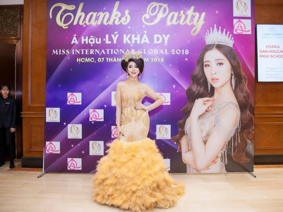 Á hậu Lý Khả Dy mở tiệc ăn mừng thành tích tại 'Miss International Global 2018'