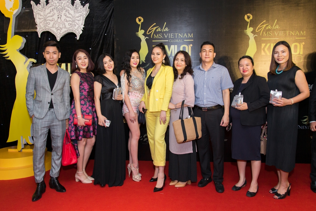 hoa hau july trang le rang ro khoe sac trong dem su kien cua miss vietnam global