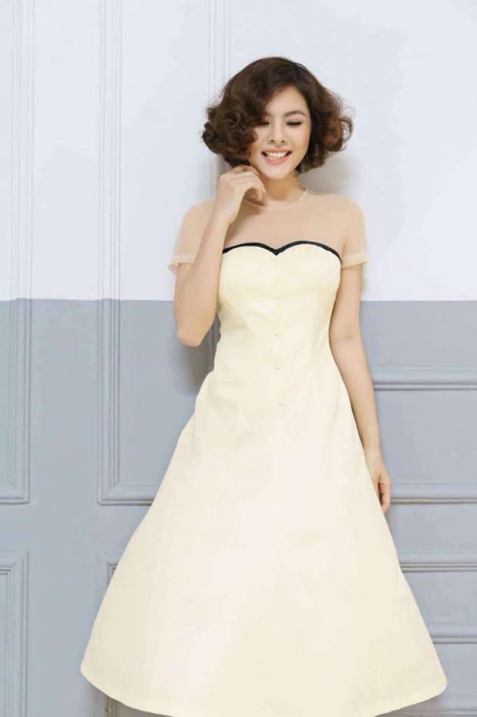 van trang tai xuat tren san catwalk cung huy khanh trong show cua ntk hang nguyen