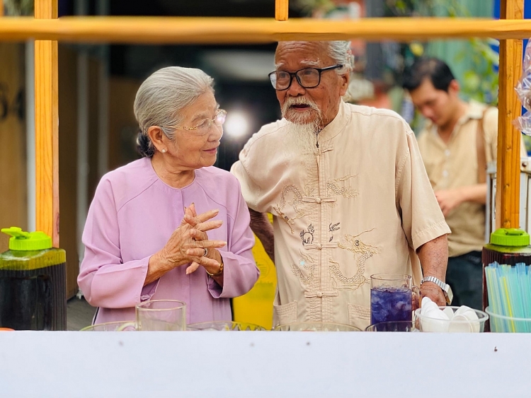 ra mat phim dien anh nham nang cao y thuc du phong va phat hien hiv trong thang hanh dong quoc gia phong chong hiv