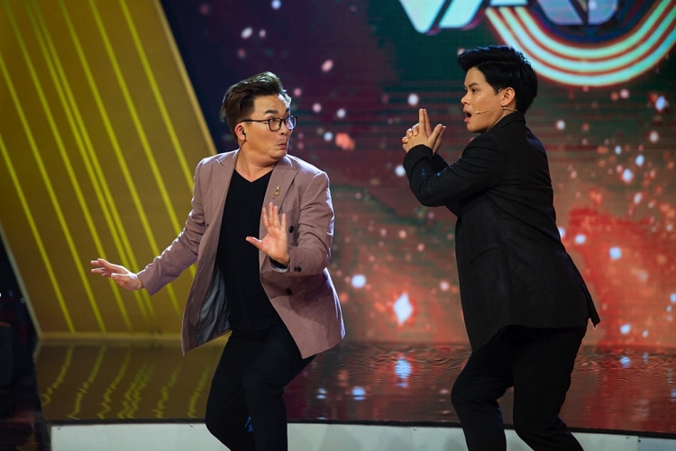 vu dieu vang thi sinh bi cuom phuc trang viet huong va dai nghia bi tinh nghi