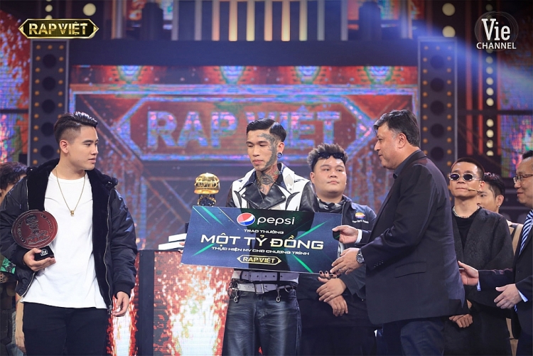 giu tron 196949 luot binh chon tu khan gia de choat chinh thuc tro thanh quan quan rap viet mua dau tien