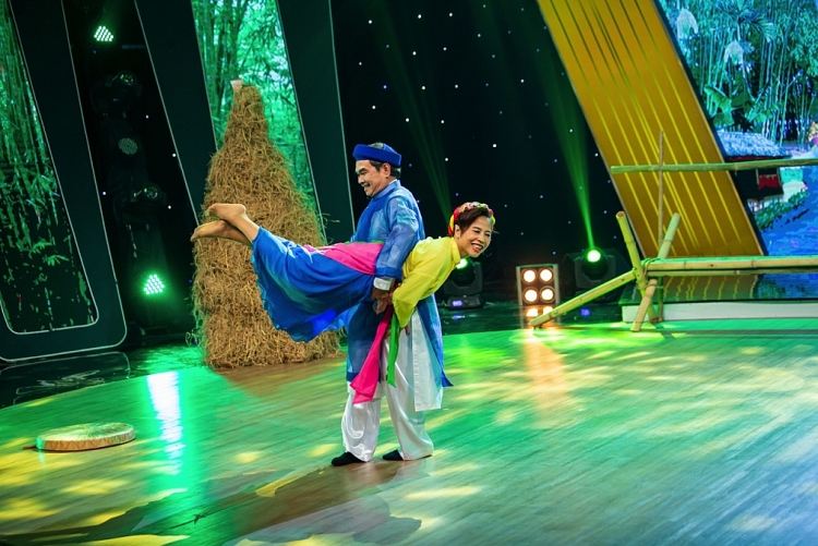 vu dieu vang vo chong my nam dan dau top 8 voi bai nhay nhan duoc trieu like tu viet huong