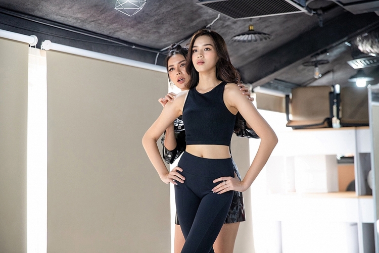 Hoa hậu Đỗ Hà được Minh Tú truyền kinh nghiệm catwalk, chuẩn bị chinh chiến 'Miss World 2021'