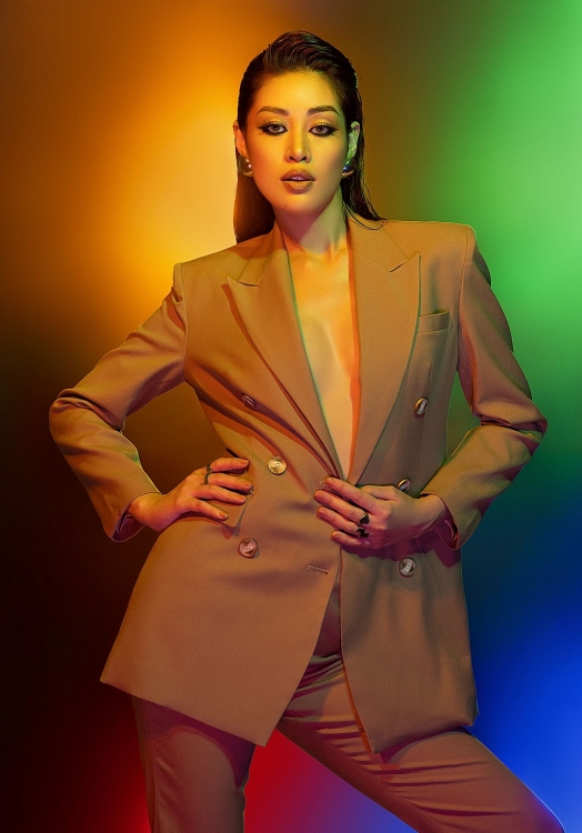 Hoa hậu Khánh Vân khoe nhan sắc mới lạ trong bộ ảnh cá tính