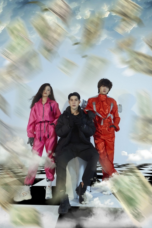 Mẫu nhí Bảo Hà cùng 'sư phụ' Nguyễn Hưng Phúc và bạn học Thiên Khôi hóa thân vào phim 'Squid Game' với bộ ảnh cực chất