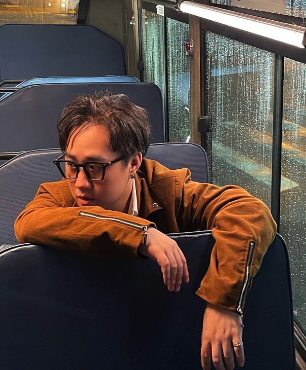 MV 'Những ngày mưa cô đơn' của Trung Quân: Dư vị ngọt ngào từ 'Hometown Cha-cha-cha'