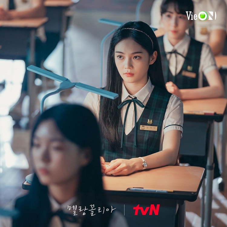 'Melancholia - Góc khuất học đường' tập 2: Lee Do Hyun lấy lại đam mê toán học nhờ cô giáo Im Soo Jung