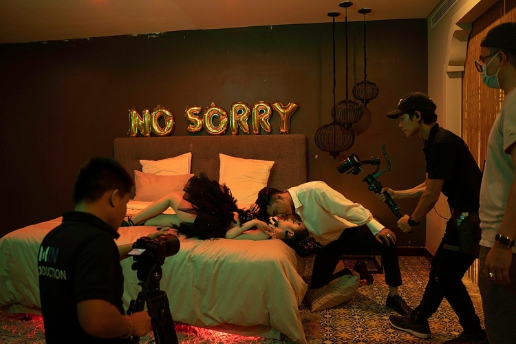Steven Nguyễn làm 'dân chơi thứ thiệt' trong MV mới của Urban Fu$e
