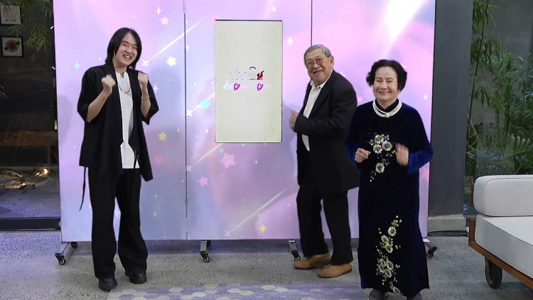 'Tình trăm năm': Cặp ông bà U90 nhảy cực sung khiến MC Quyền Linh 'hết hồn' với độ 'hồi xuân'