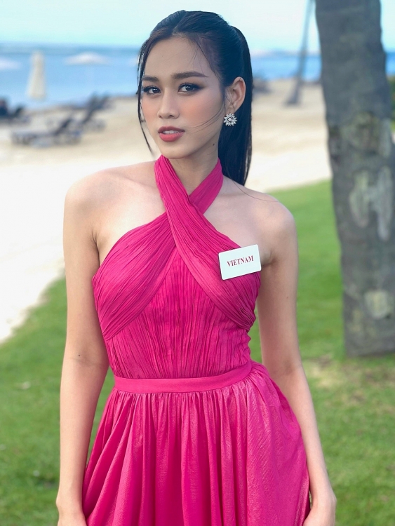 Đỗ Hà thay 3 bộ váy trong ngày thứ 3 tham gia thử thách Head to head challenges tại 'Miss World 2021'