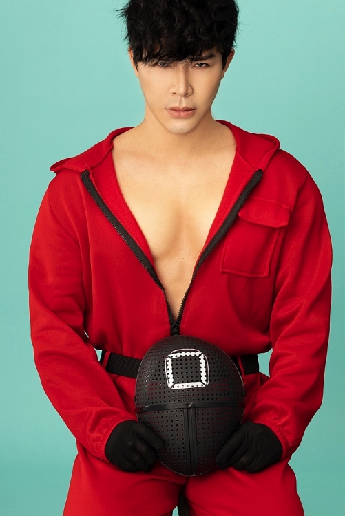 Nathan Lee khác lạ ‘chơi lớn’ với 3 trang phục hóa trang