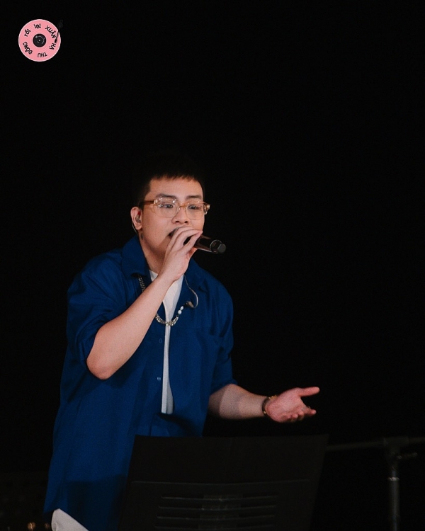 Nhạc sĩ Hứa Kim Tuyền 'gói gọn' Tết của hai thế hệ trong bản mashup 'Ba ngọn nến lung linh - Đi về nhà'