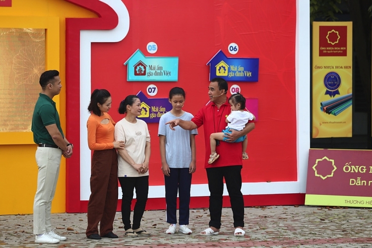 Trương Thế Vinh nhói lòng trước hoàn cảnh khó khăn tại 'Mái ấm gia đình Việt'
