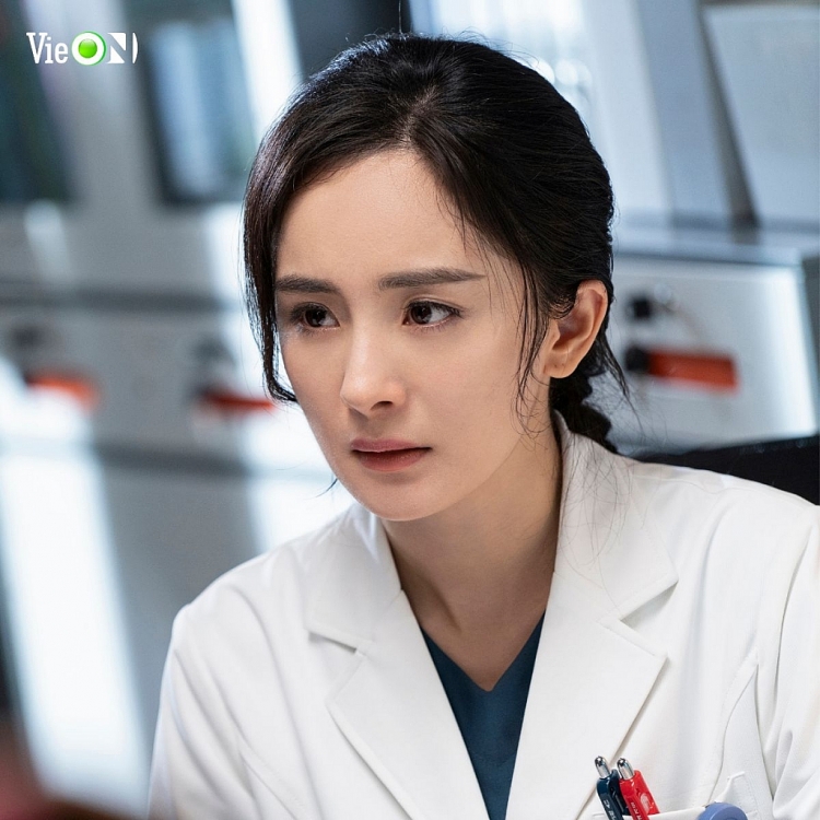 Vừa được khen với 'Cảm ơn bác sĩ', Dương Mịch bất ngờ bị chê 'tơi tả' trong phim mới cùng Hứa Khải