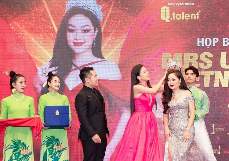 Hoàng Thanh Nga đại diện Việt Nam tham dự 'Mrs Universe 2022' tại Bulgaria
