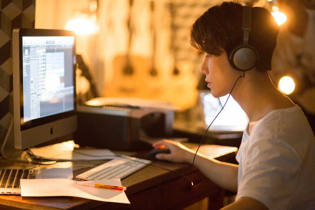 chi pu tro lai man anh voi hinh tuong nhac si sanh vai cung dan trai xinh gai dep han quoc