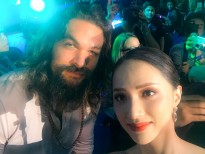 Hoa hậu Hương Giang chụp hình selfie cùng Jason Momoa trong sự kiện ra mắt 'Aquaman' tại Manila