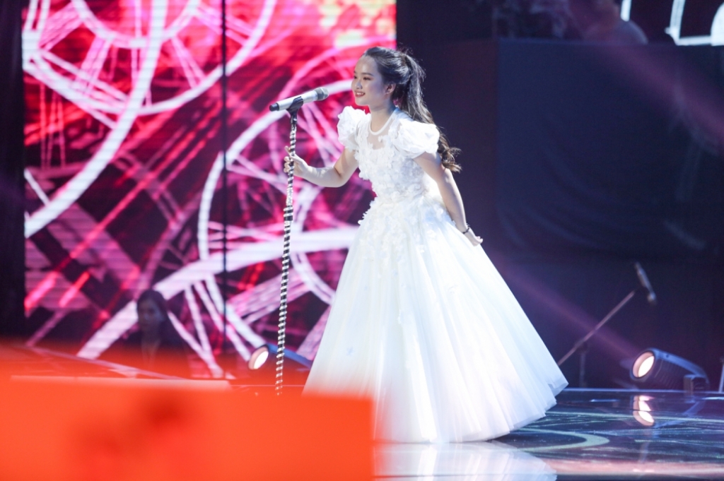 ha quynh nhu xuan phuong anh tuan nam tay nhau buoc vao chung ket the voice kids 2018