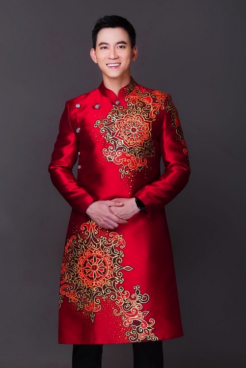 dam cuoi chuot tranh dong ho len ao dai cho nam cua ntk minh chau