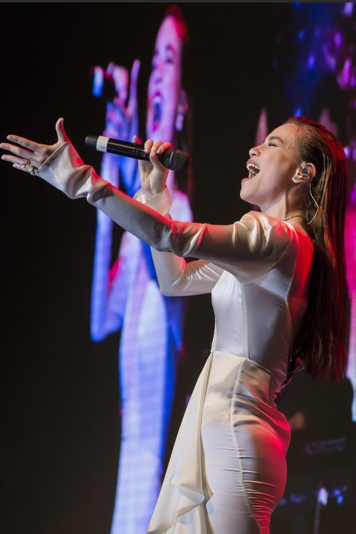 dan sao viet ru nhau den thuong thuc giong hat khung cua diva so hyang