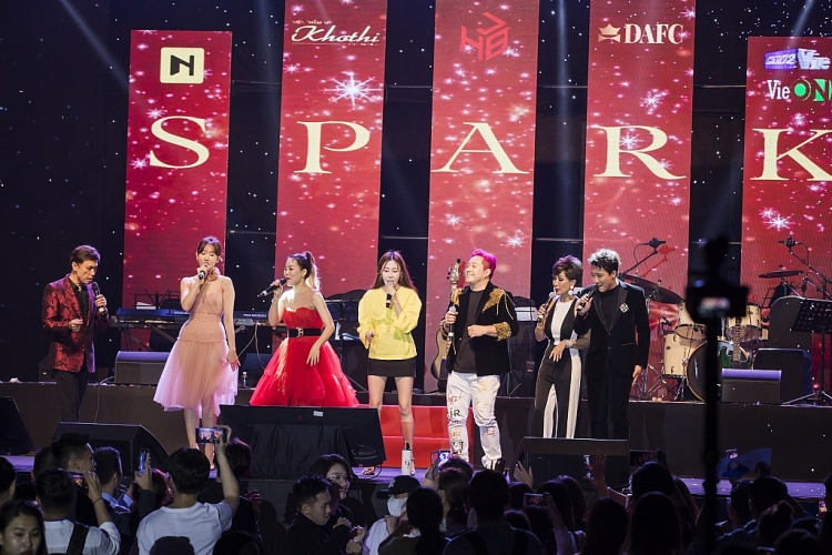 dan sao viet ru nhau den thuong thuc giong hat khung cua diva so hyang