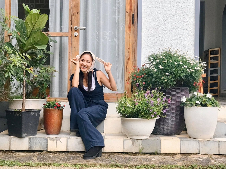 quynh nga tu a khoi sinh vien tro thanh dai dien tham gia hoa hau sac dep quoc te