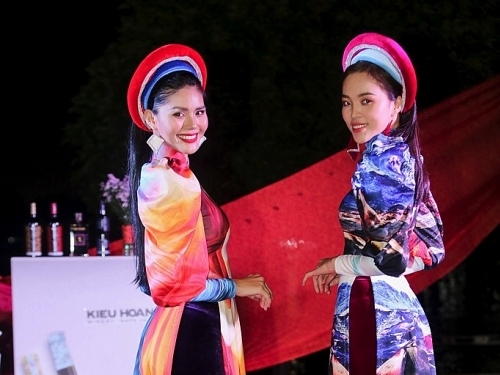 Hoa hậu Kim Nguyên, Linh Huỳnh tạo ấn tượng tại Lễ hội âm nhạc quốc tế