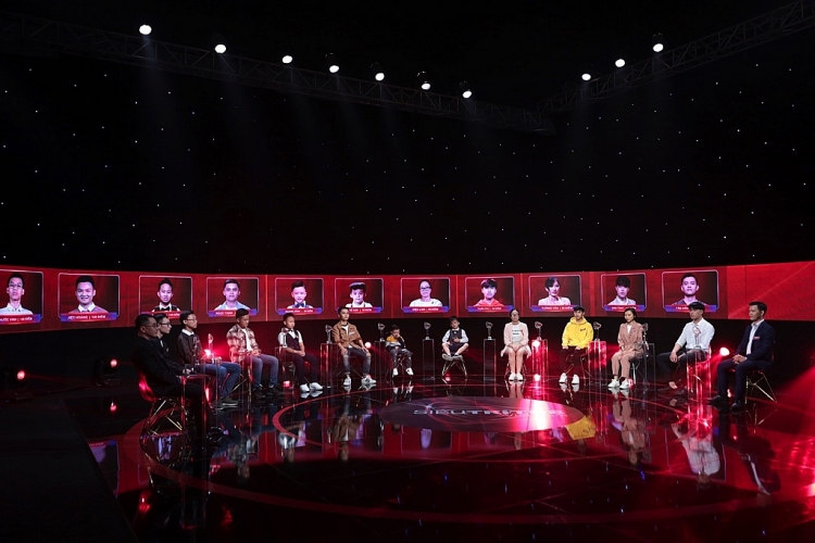 sieu tri tue viet nam chan menh su gia phuoc vinh cham chan cung than dong trieu nguoi co mot tuan minh