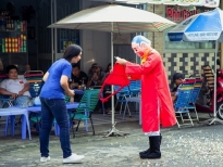 tien luat vuot 300 km de ve ho tong thu trang di ra mat phim