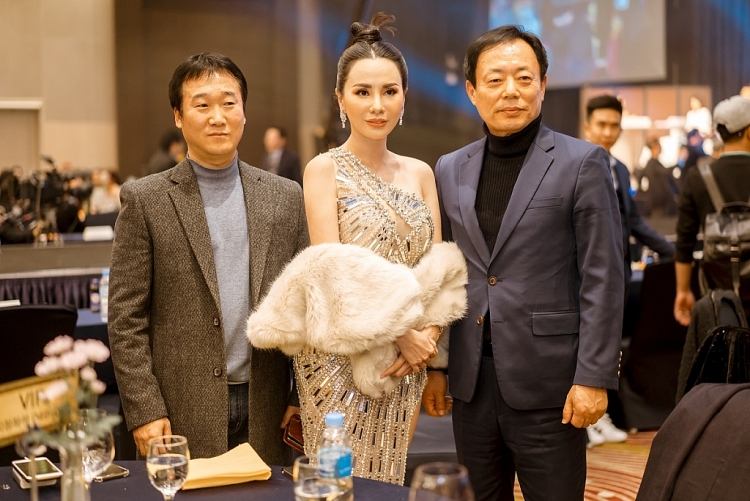 hoa hau chau ngoc bich sang han quoc lam giam khao cuoc thi supper model contest 2019