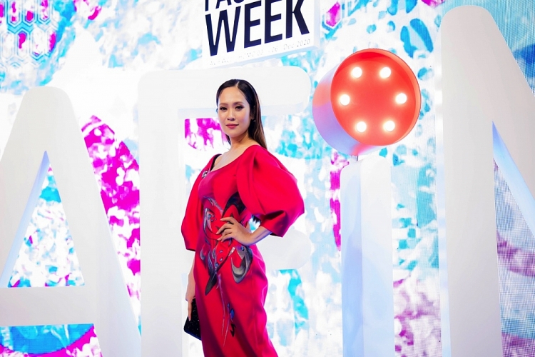 thanh thuy khoe ve dep nen na trong thiet ke cua hoang quyen