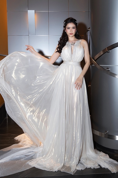 Lựa chọn kiểu dáng váy cưới phù hợp với cô dâu - MVietQ