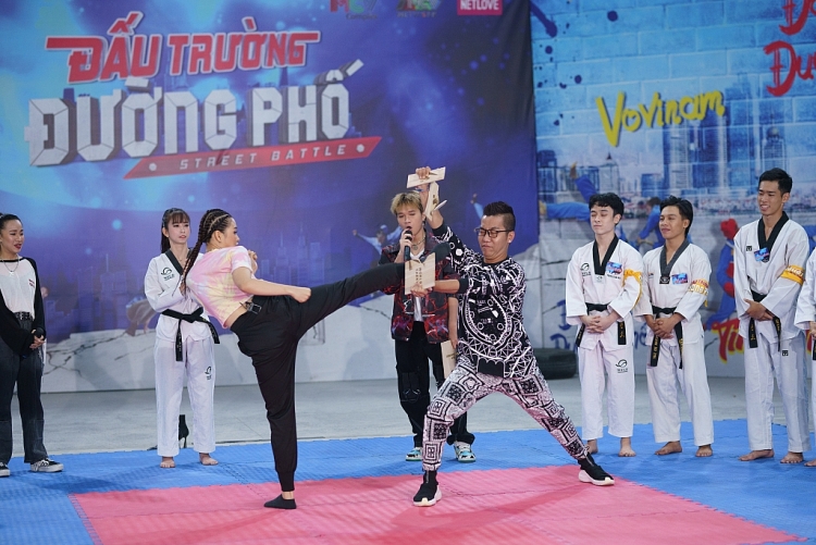 co gai vang lang taekwondo chau tuyet van thi pham cuc gat tren san dau dau truong duong pho