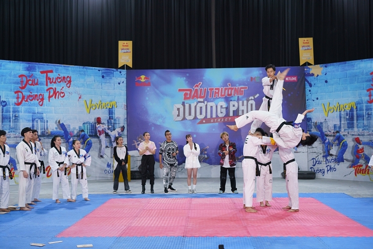 co gai vang lang taekwondo chau tuyet van thi pham cuc gat tren san dau dau truong duong pho