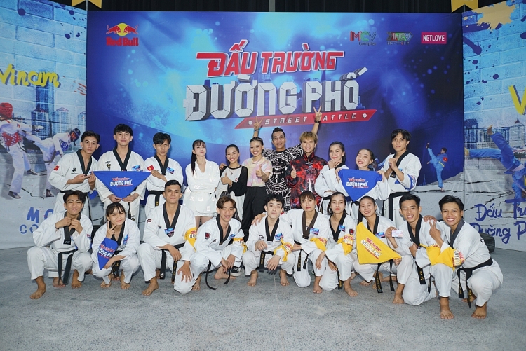 co gai vang lang taekwondo chau tuyet van thi pham cuc gat tren san dau dau truong duong pho