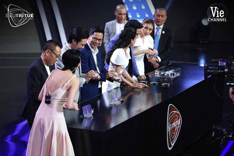 sieu tri tue viet nam mang thu thach tuyen thu quoc te chua chinh phuc chang trai 22 tuoi khien giam khao lo lang