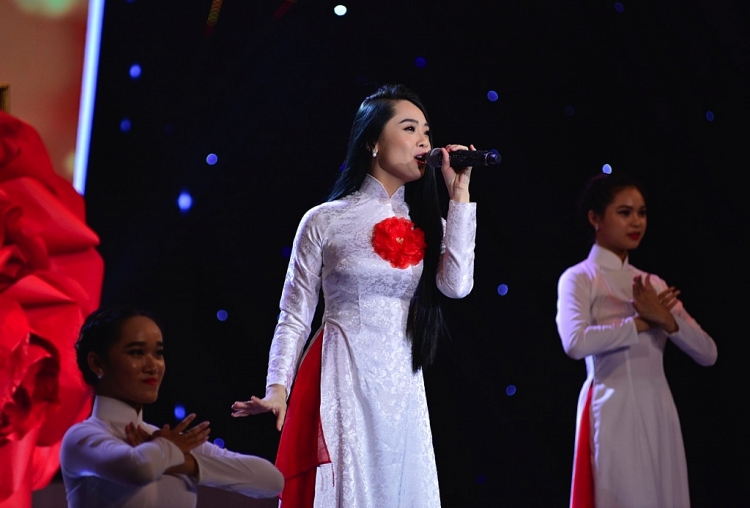 'Sao tìm sao 2020': Đàm Vĩnh Hưng thách Phi Nhung hát rap