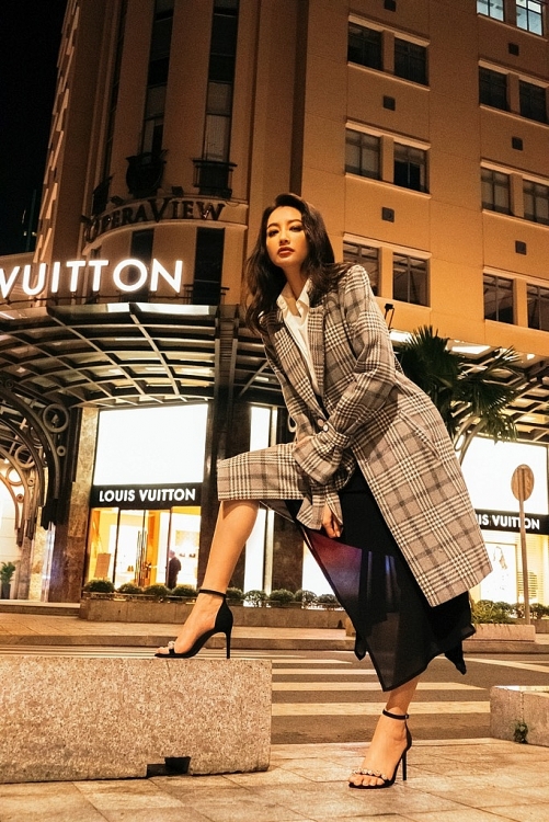 Trương Tri Trúc Diễm lúc thanh lịch, khi gợi cảm đầy quyến rũ