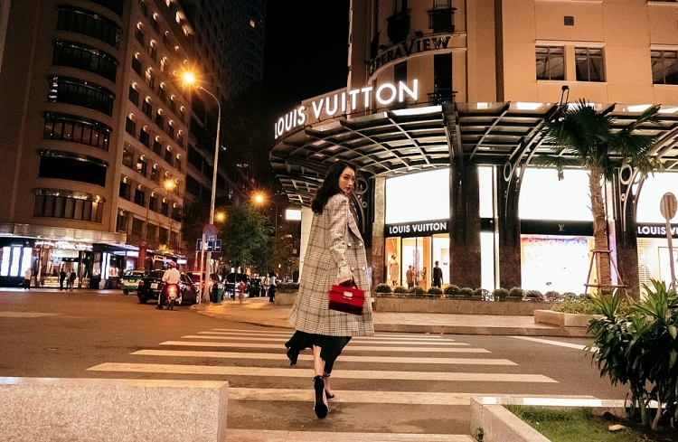 Trương Tri Trúc Diễm lúc thanh lịch, khi gợi cảm đầy quyến rũ