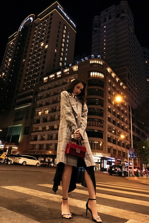 Trương Tri Trúc Diễm lúc thanh lịch, khi gợi cảm đầy quyến rũ