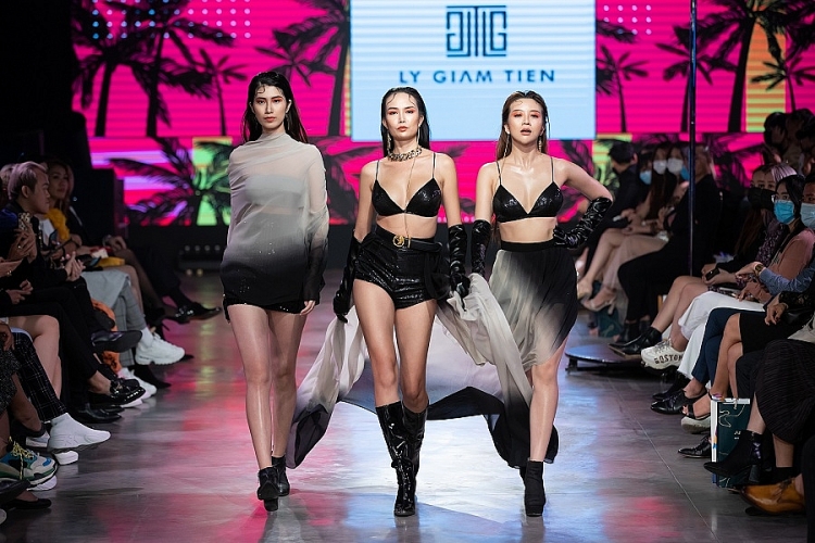 Võ Hoàng Yến mang không khí hội hè hoa lệ kết thúc 'Vietnam International Fashion Festival'
