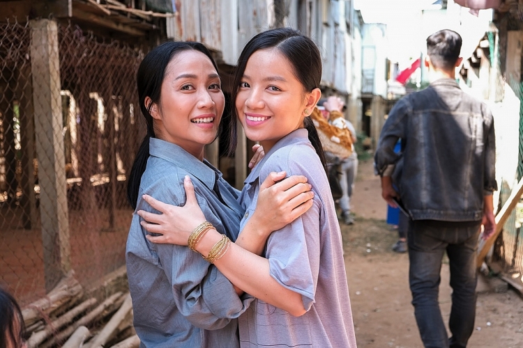 Gia đình Lý Hải hóa người Chăm trên phim trường 'Lật mặt: 48h'