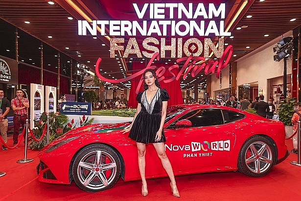 'Vietnam International Fashion Festival' vinh danh top 10 mỹ nhân thảm đỏ