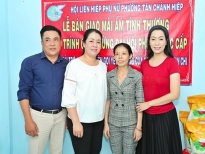 NSƯT Trịnh Kim Chi giúp hộ nghèo đón năm 2021 với căn nhà mới